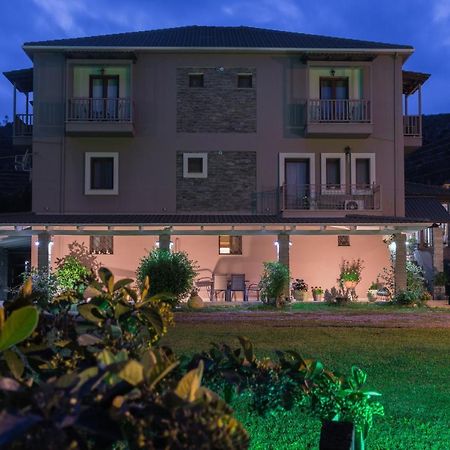 Akrolimnion Hotel يانينة المظهر الخارجي الصورة